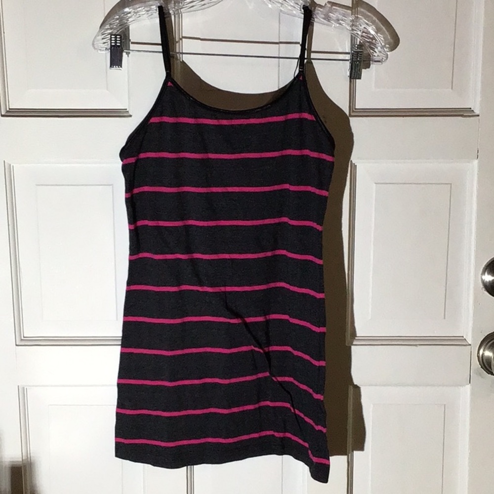 WET SEAL TANK TOP